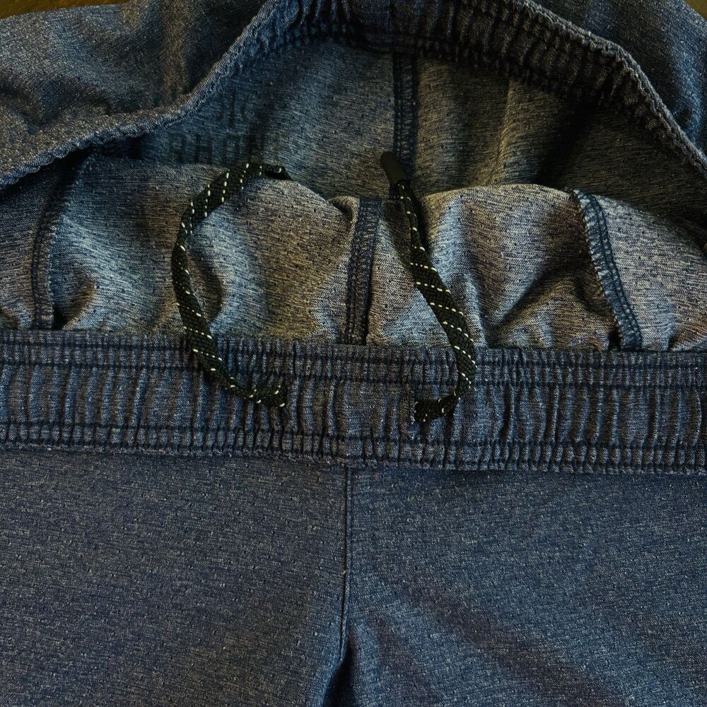 Rhone Performance Active Shorts Mens L Blue Stretch Zip Pocket 7” Inseam Running - Picture 4 of 10